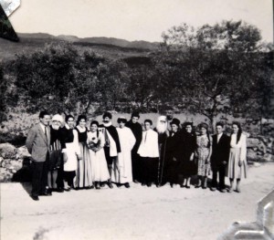 Professor Osório com os personagens de ‘Frei Luis de Sousa’ e danças, em 1961.